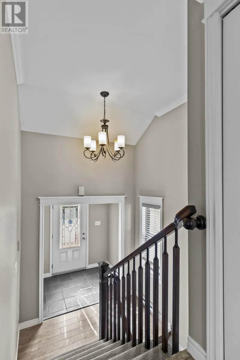 6 Ashlen Crescent