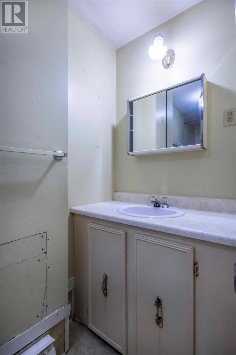 147 Groves Road