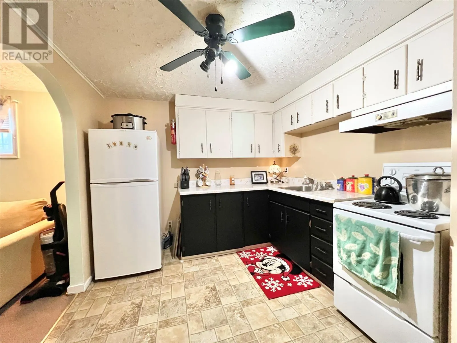 2 Aspen Heights