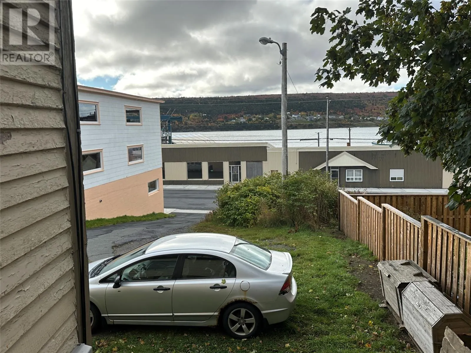 6 Bennett Crescent