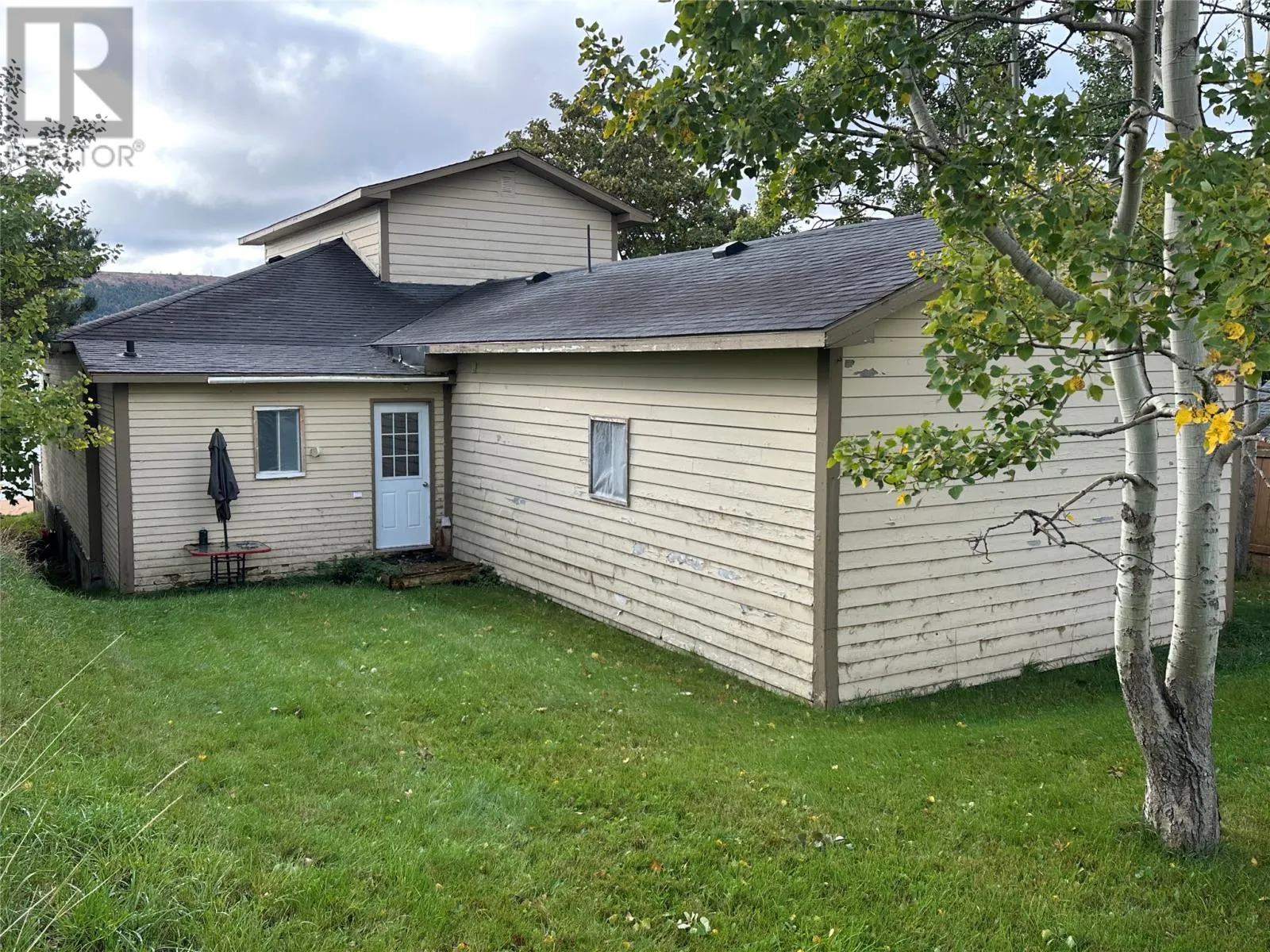 6 Bennett Crescent