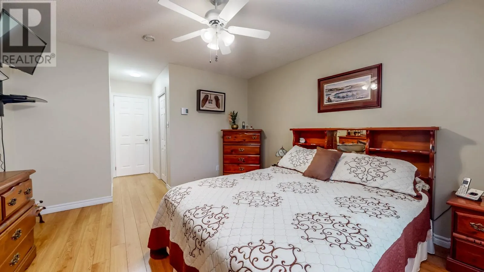 2 GLAVINE Street