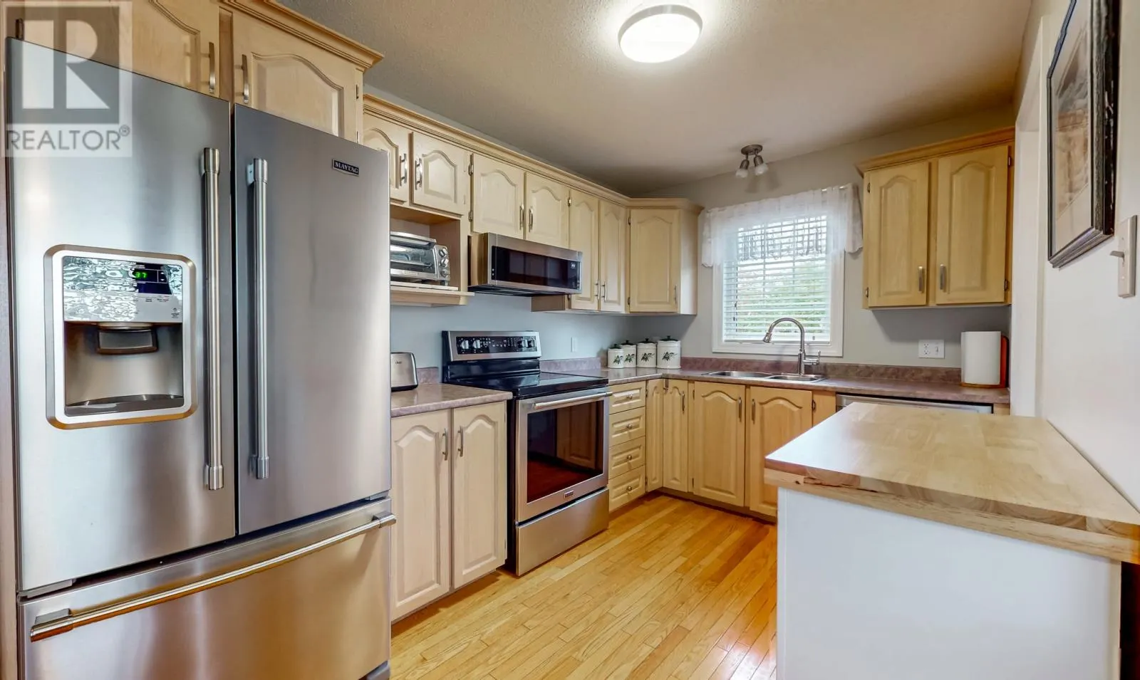 2 GLAVINE Street