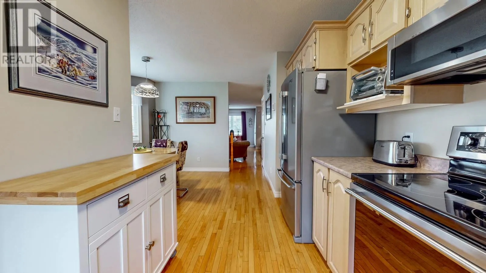 2 GLAVINE Street
