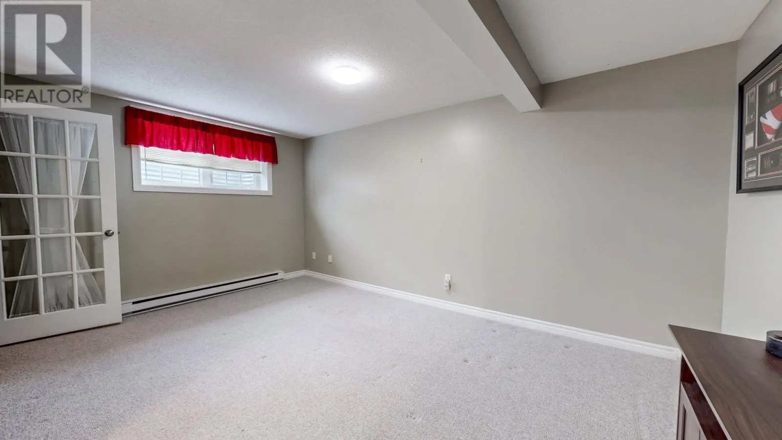 2 GLAVINE Street