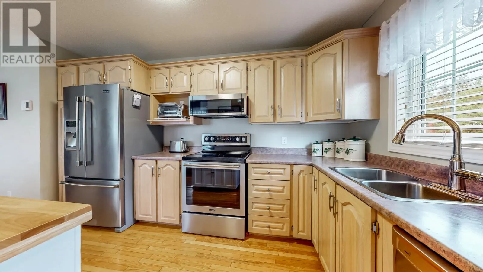 2 GLAVINE Street
