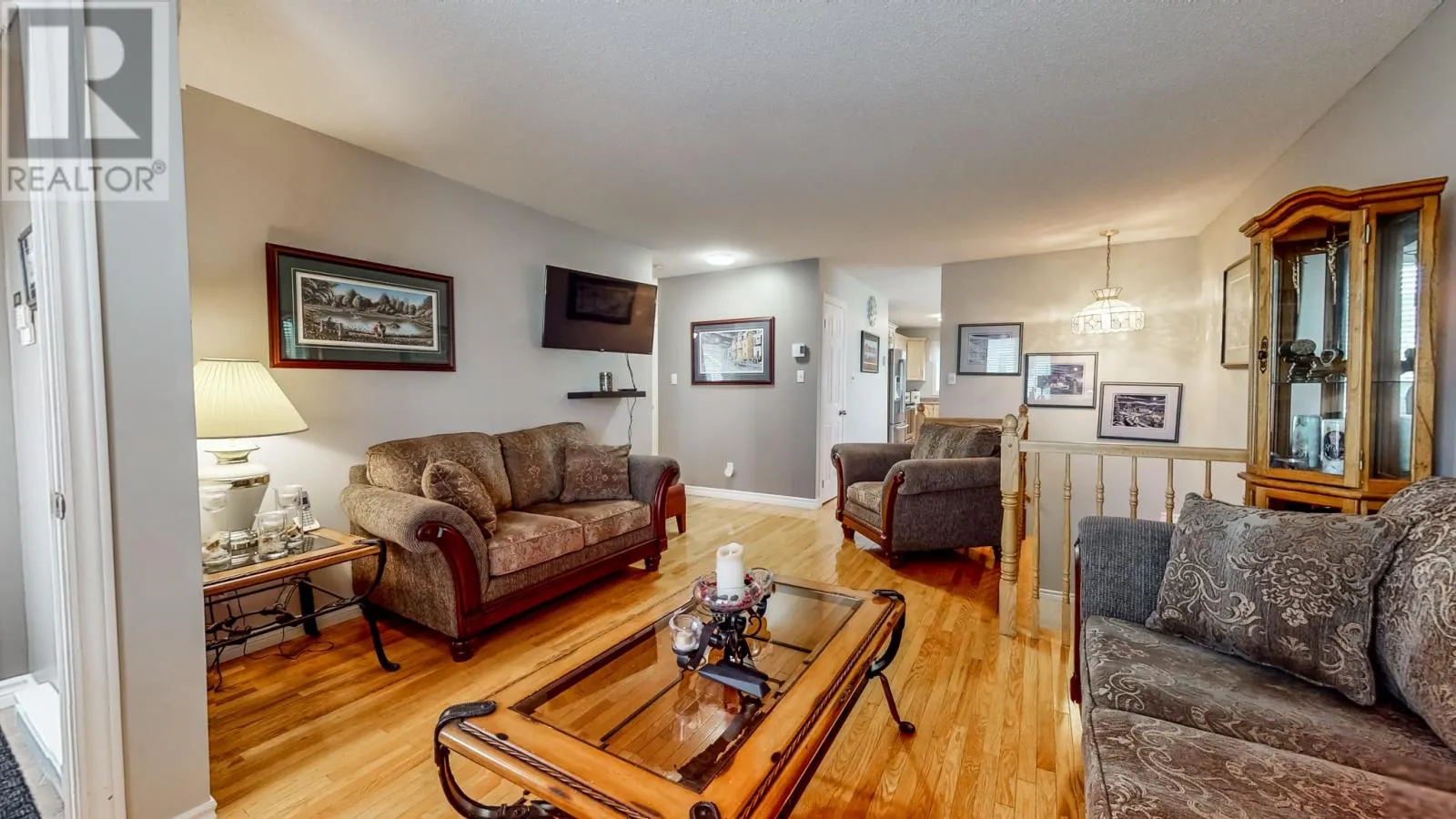 2 GLAVINE Street