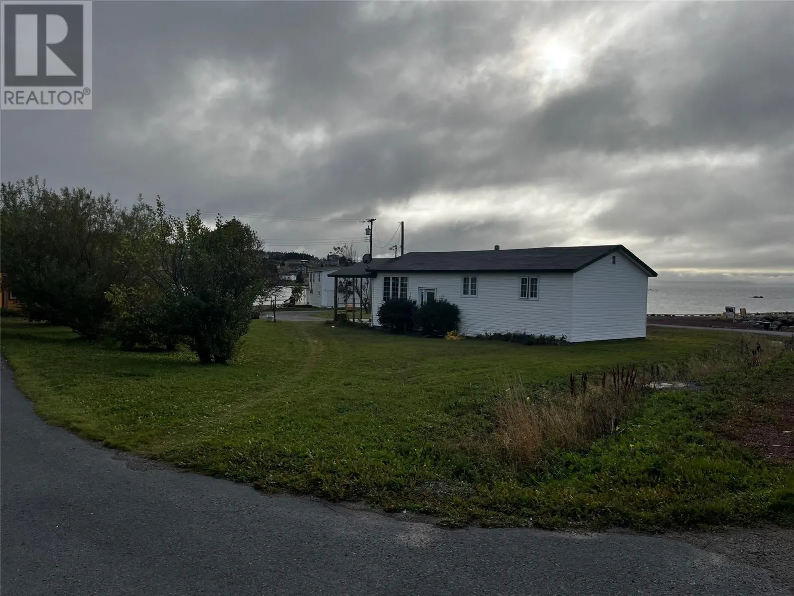 18 Lower Road