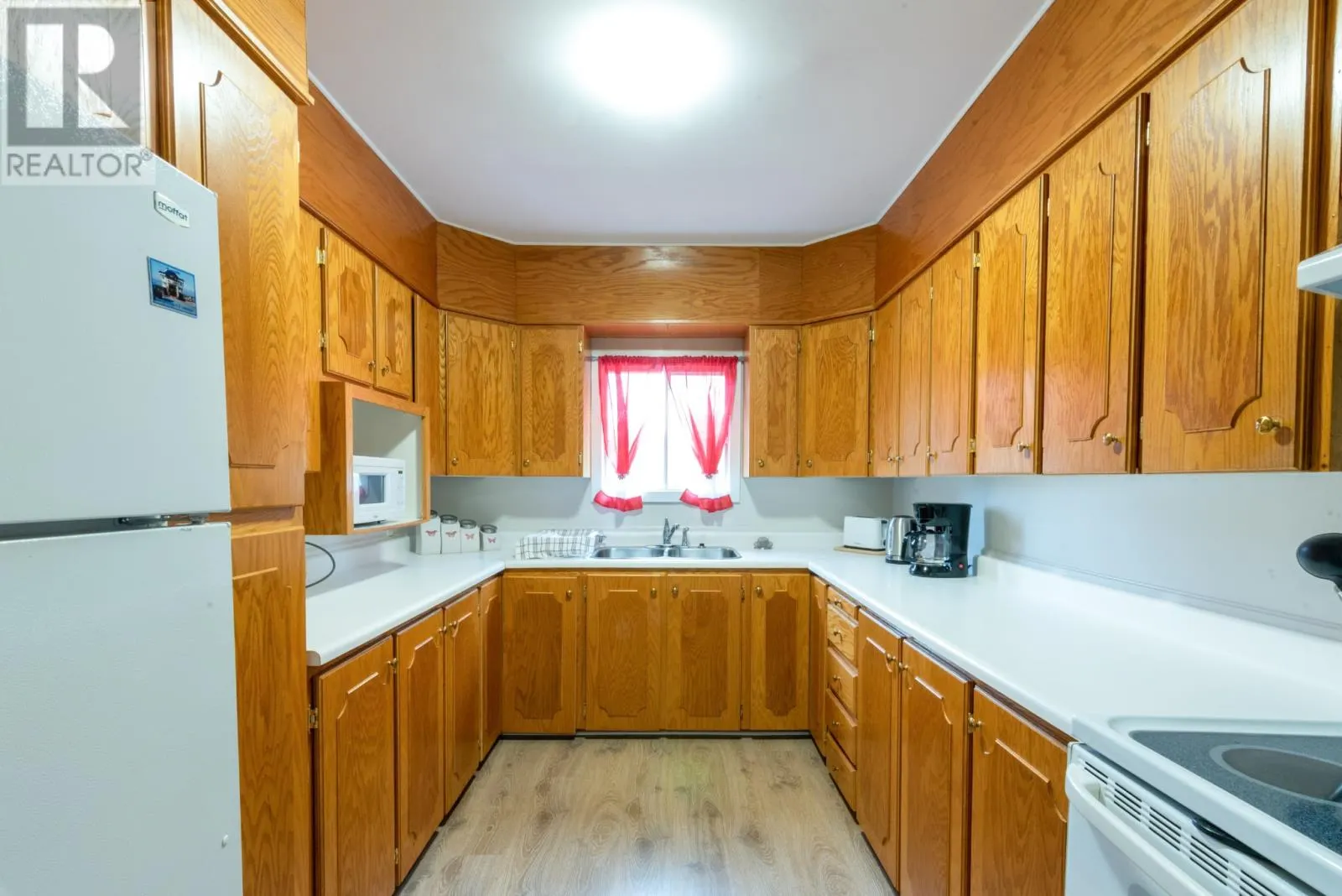 114 Riverside Road E