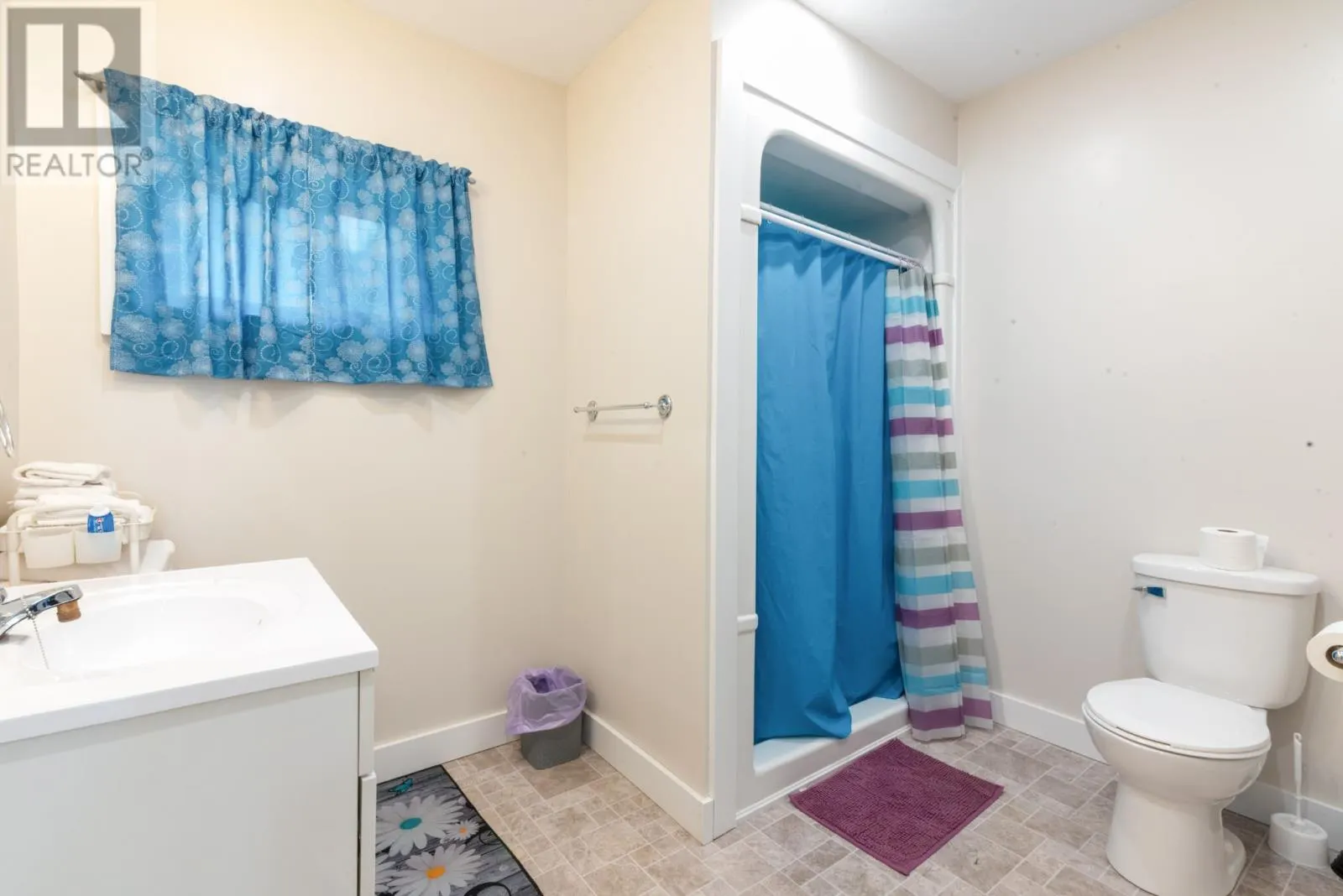 114 Riverside Road E