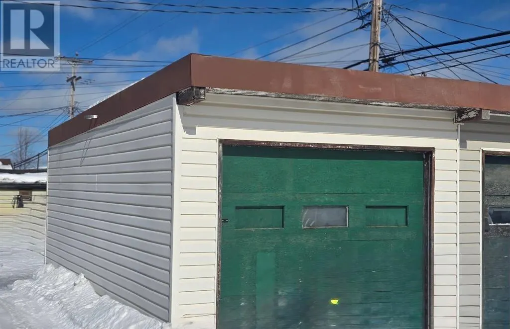27 Anderson Street