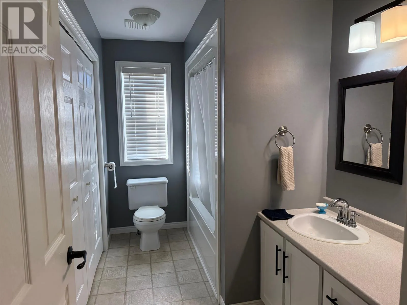10 Dove Crescent
