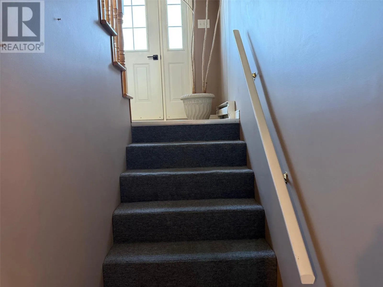 10 Dove Crescent