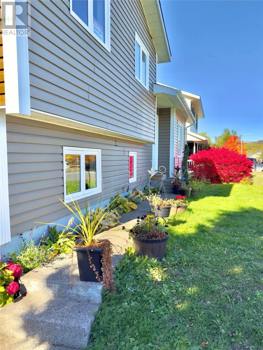 22 JACQUELINE Avenue