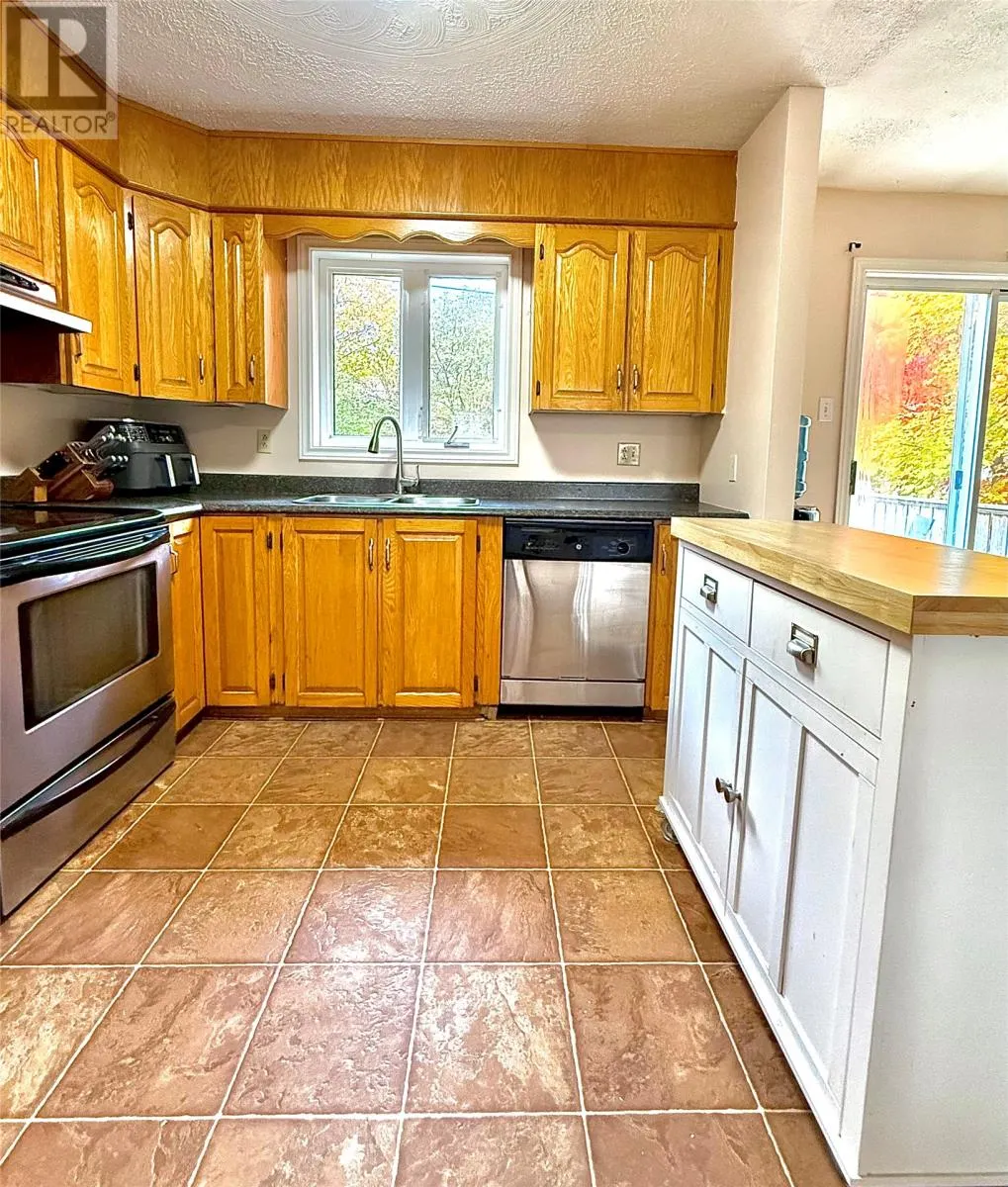 22 JACQUELINE Avenue