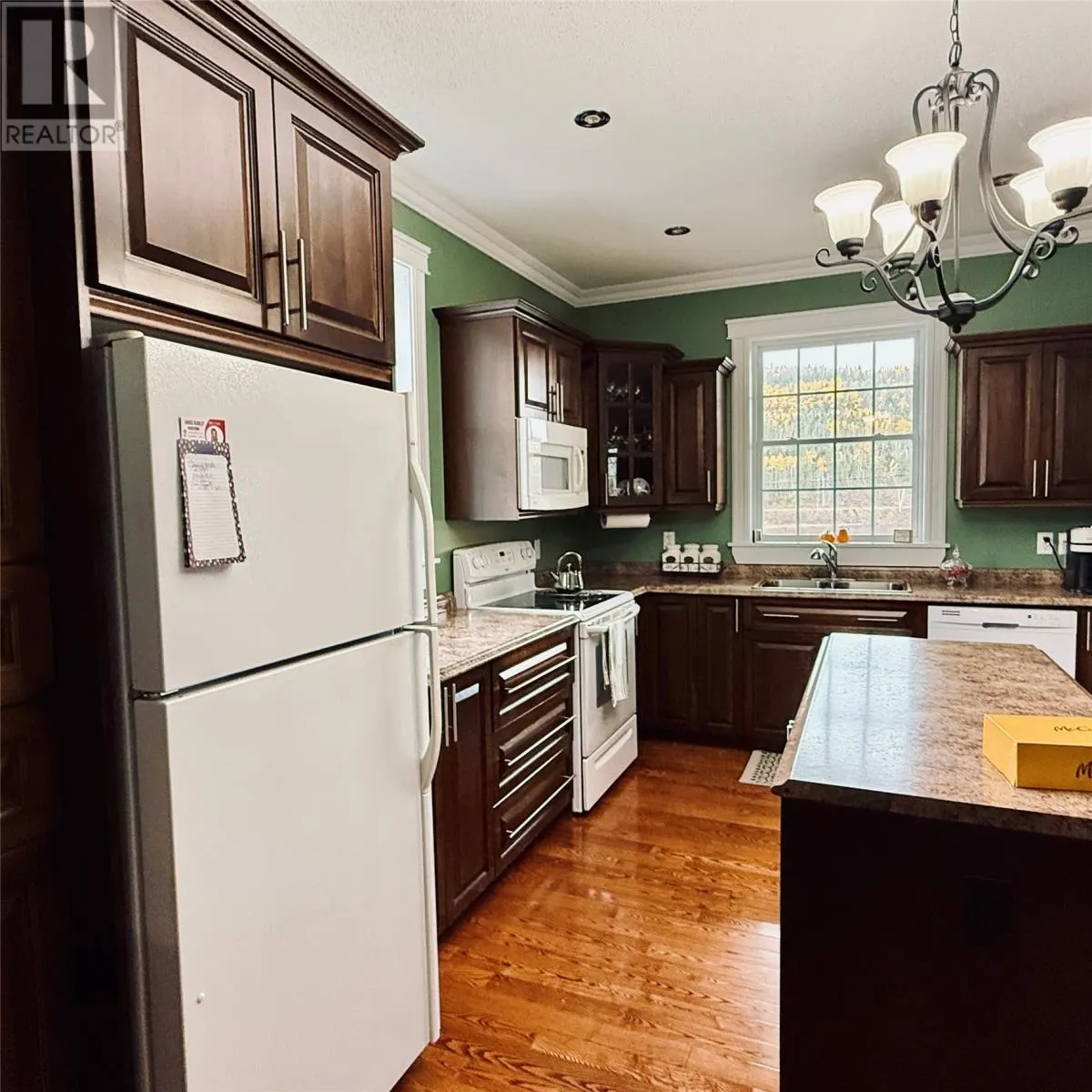 16A Lakeview Crescent