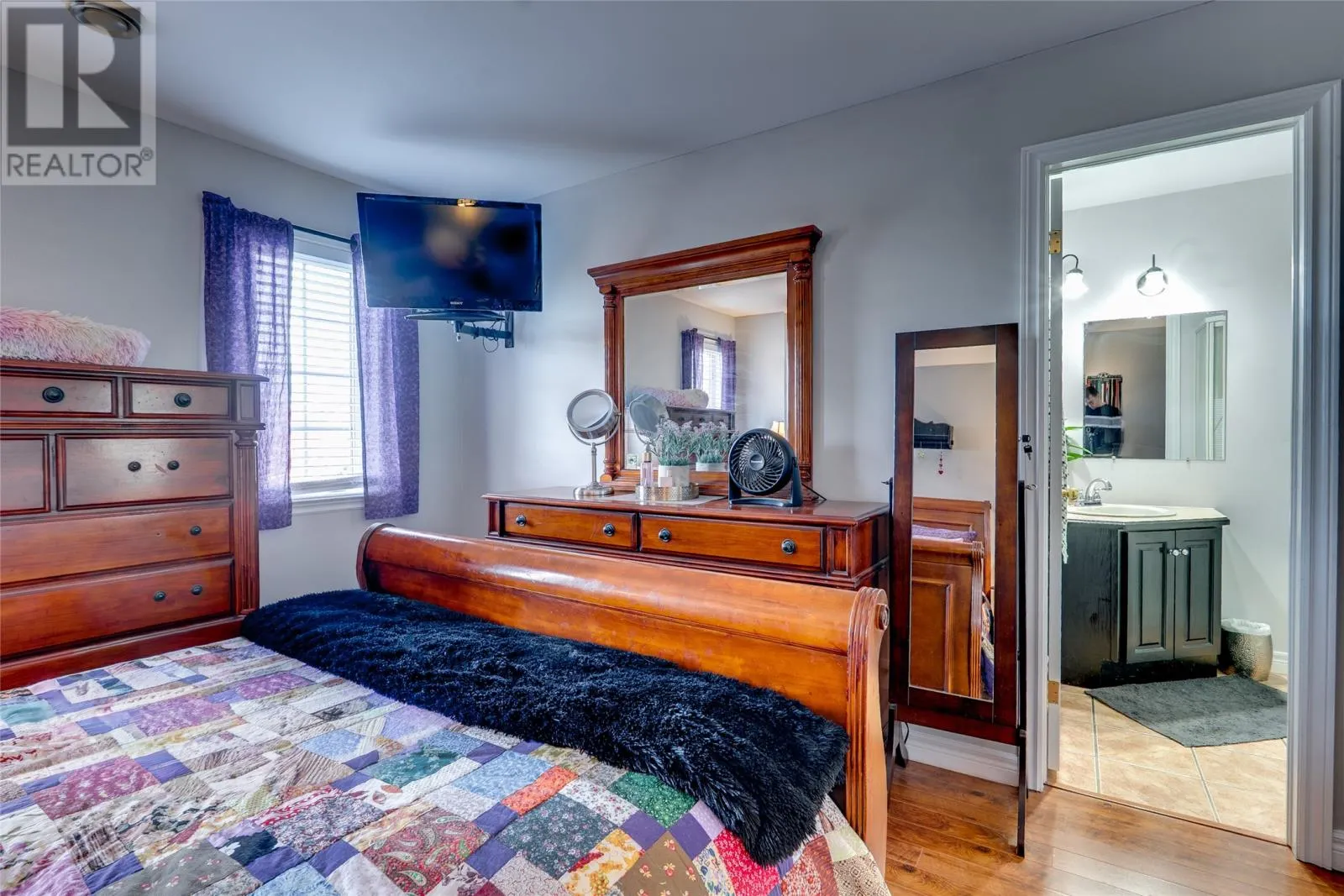 52 Discovery Crescent