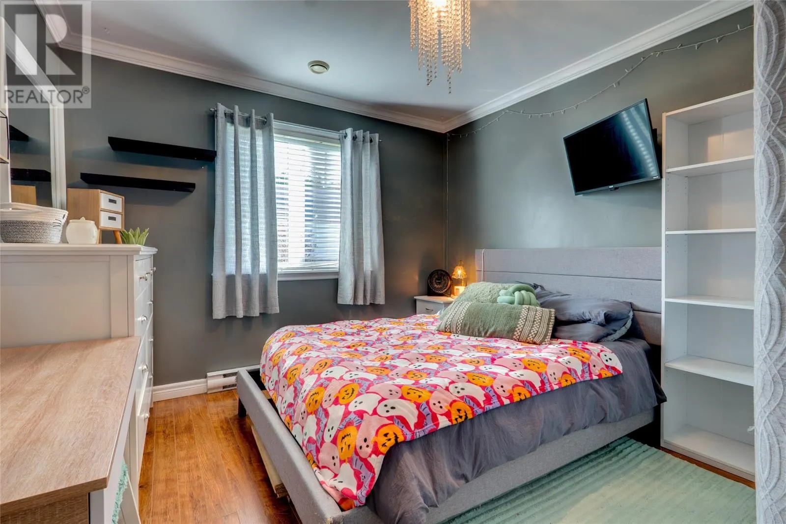 52 Discovery Crescent