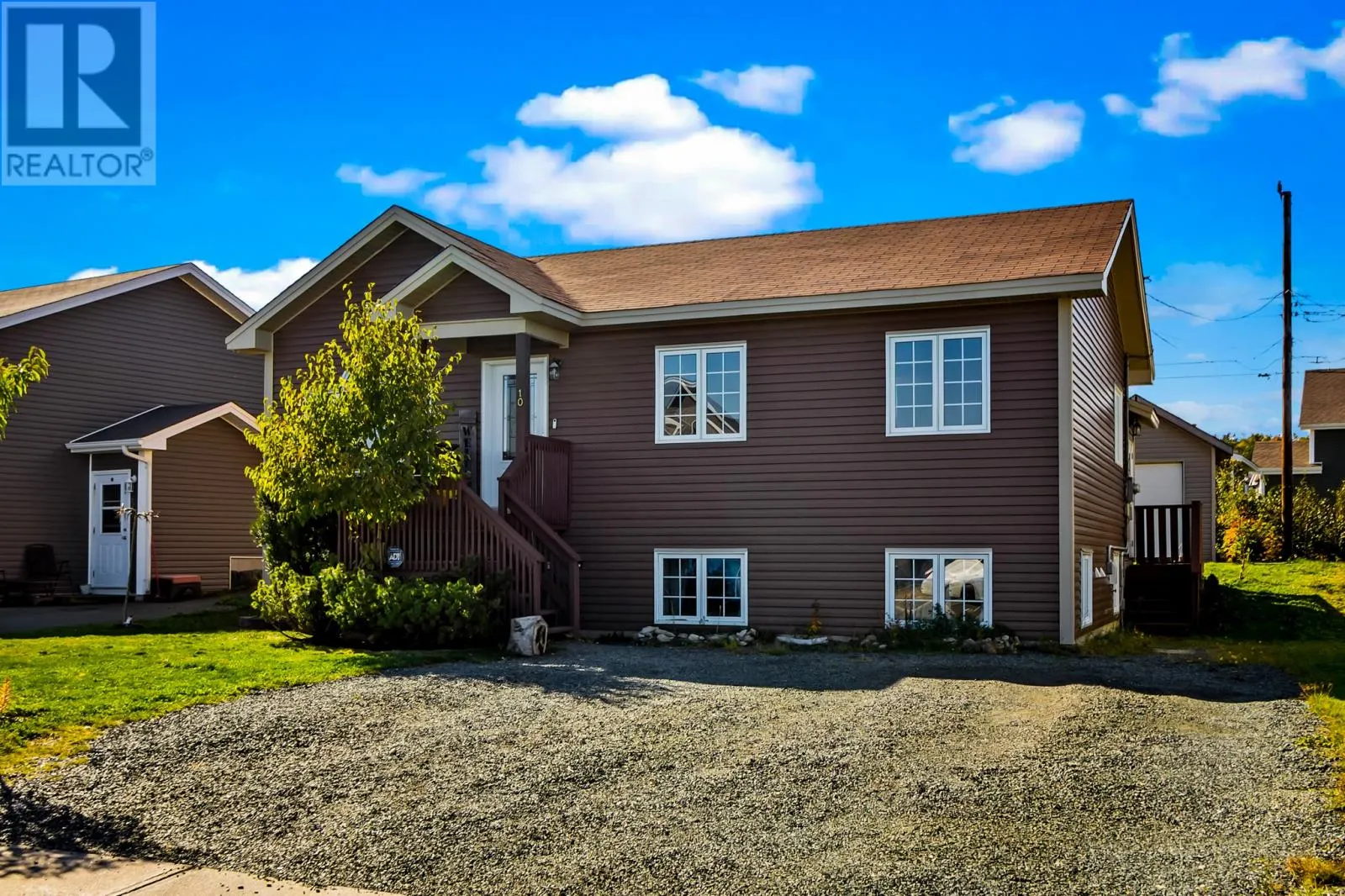 10 Agustus Avenue