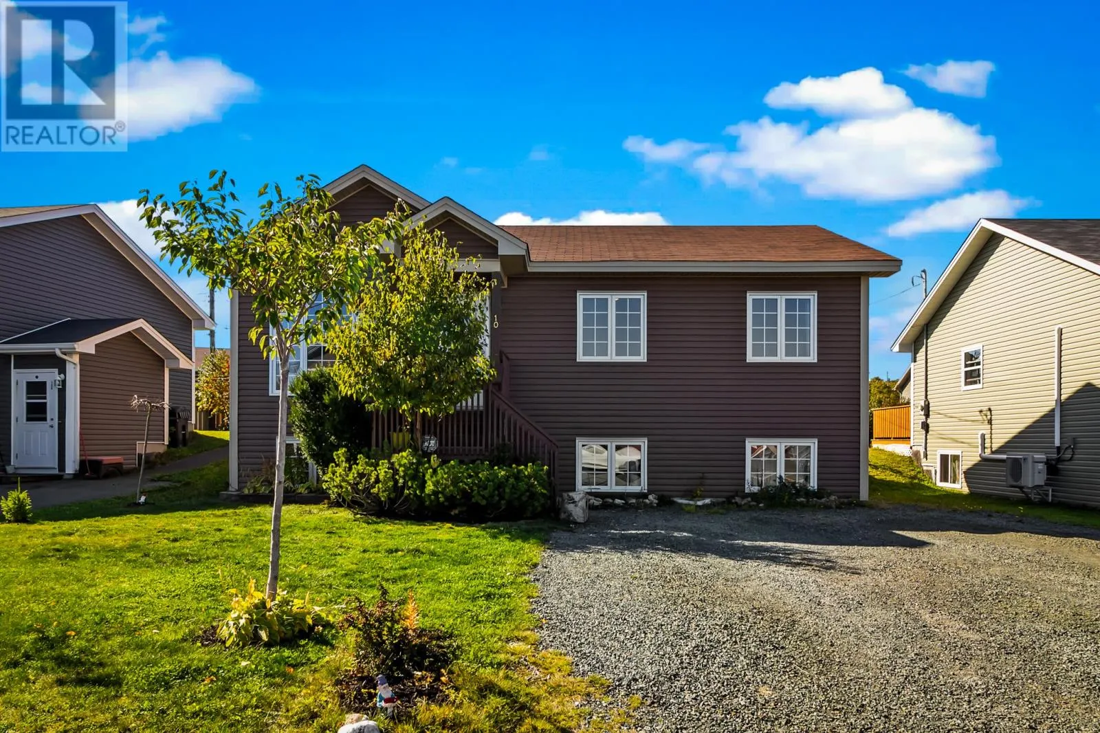 10 Agustus Avenue