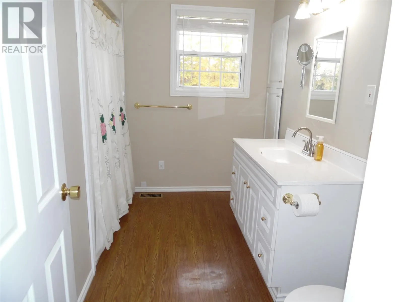 384 Random Island Road Road