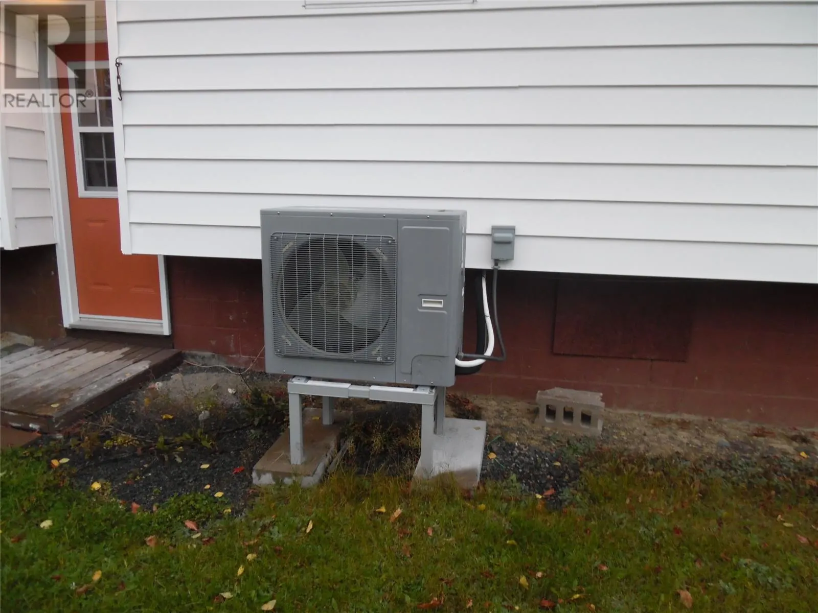 384 Random Island Road Road