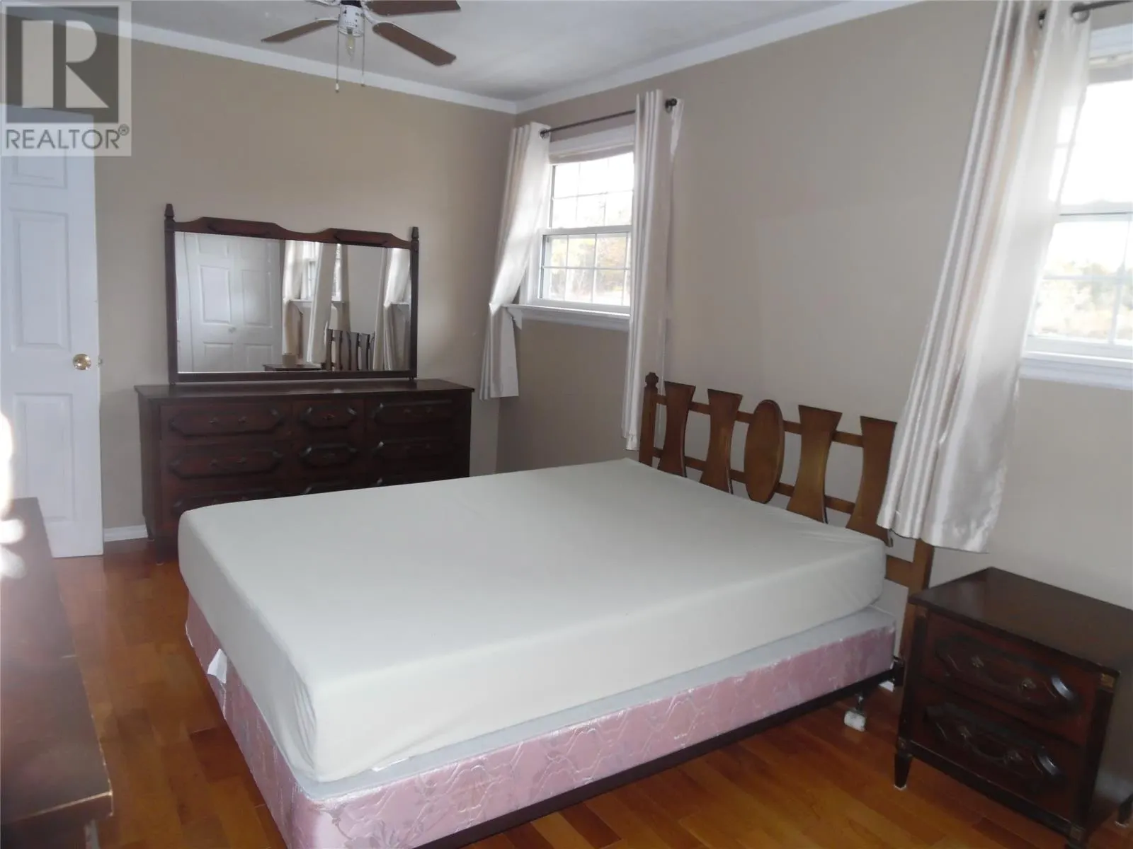 384 Random Island Road Road