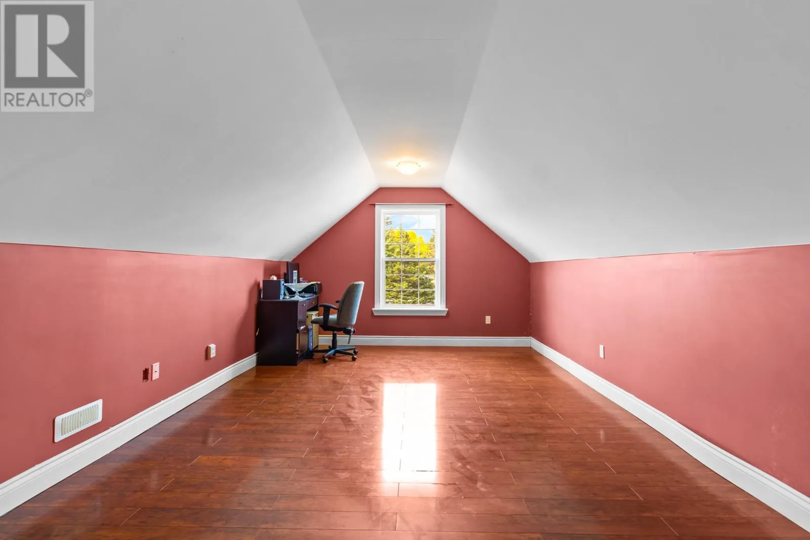 390 Pouch Cove Highway