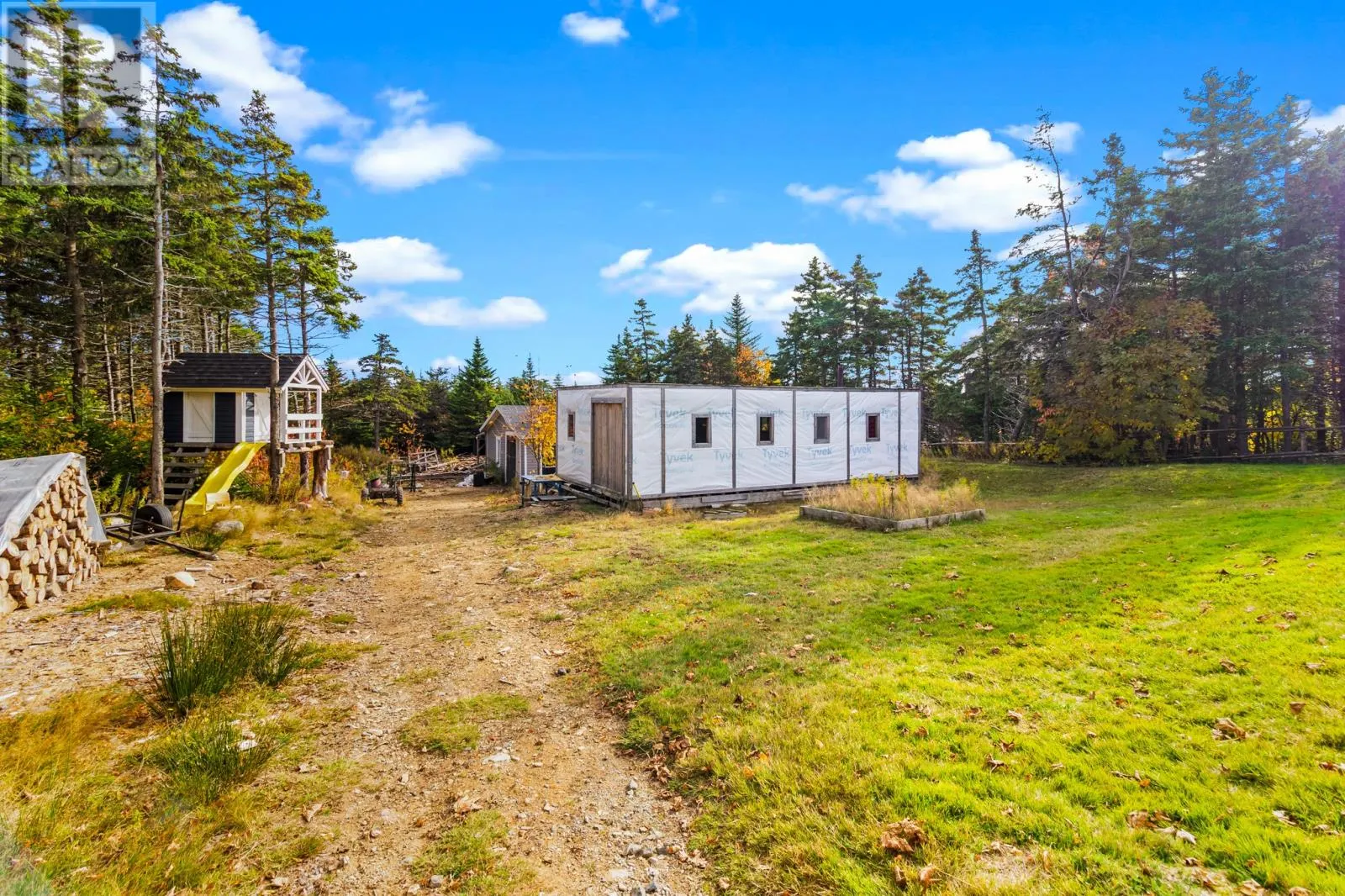 390 Pouch Cove Highway