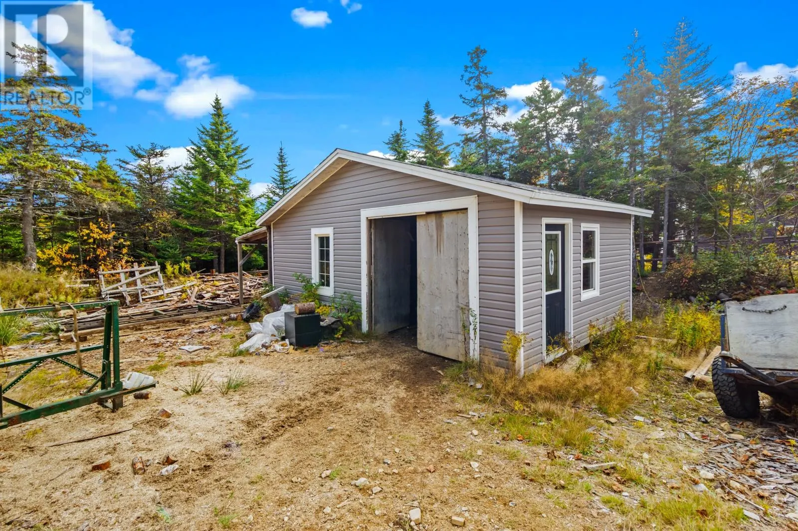 390 Pouch Cove Highway
