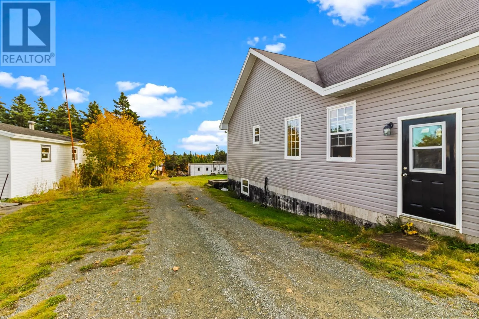 390 Pouch Cove Highway