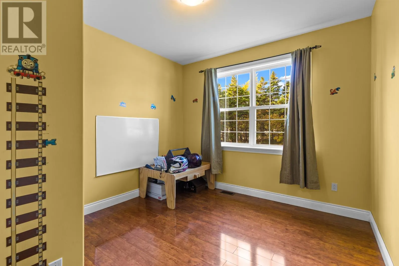 390 Pouch Cove Highway