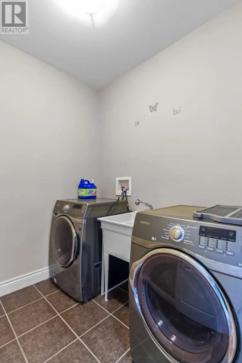 390 Pouch Cove Highway