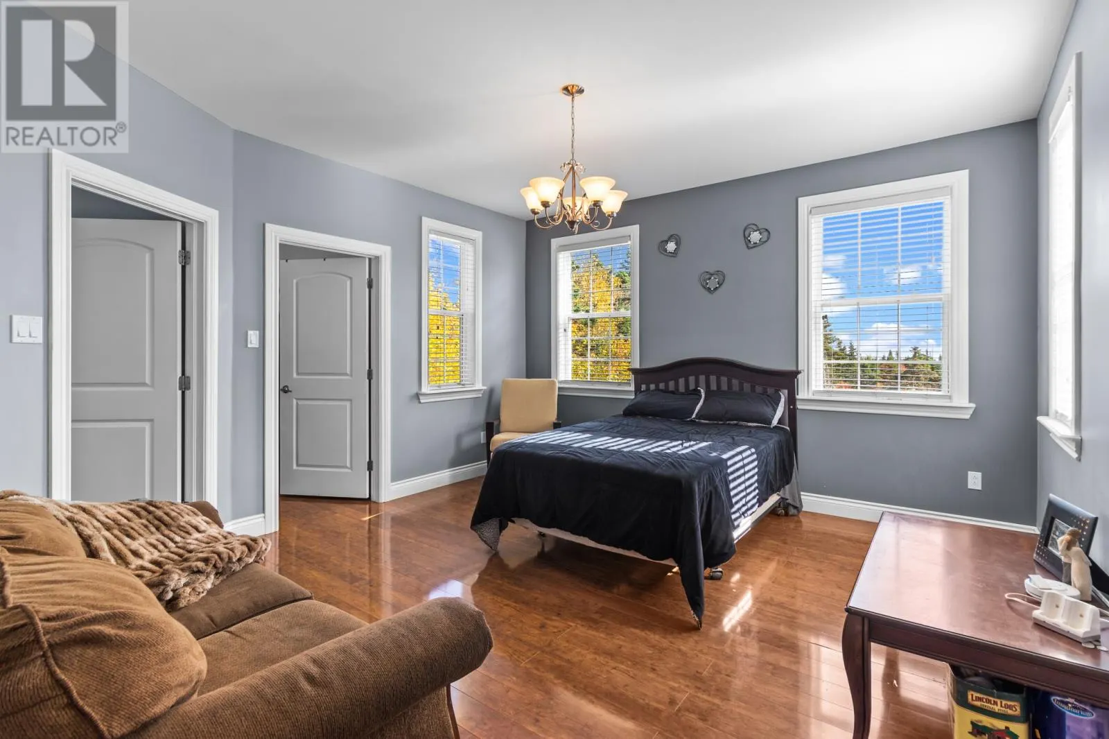 390 Pouch Cove Highway