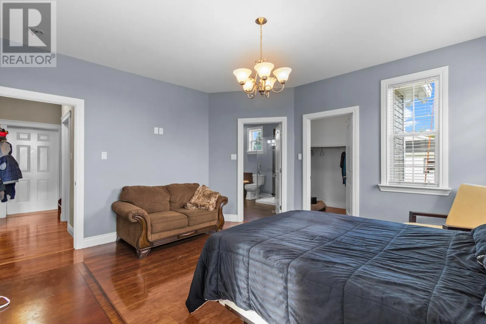 390 Pouch Cove Highway