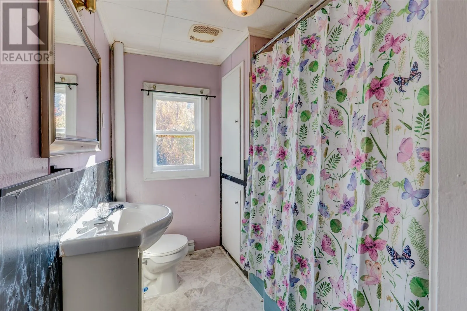 275 North River Road