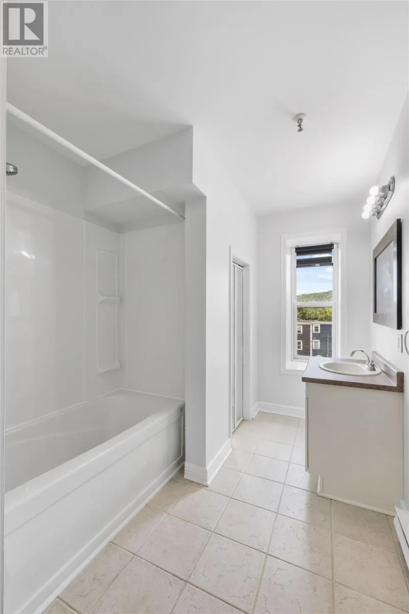 39 Queen's Road Unit#2, #2