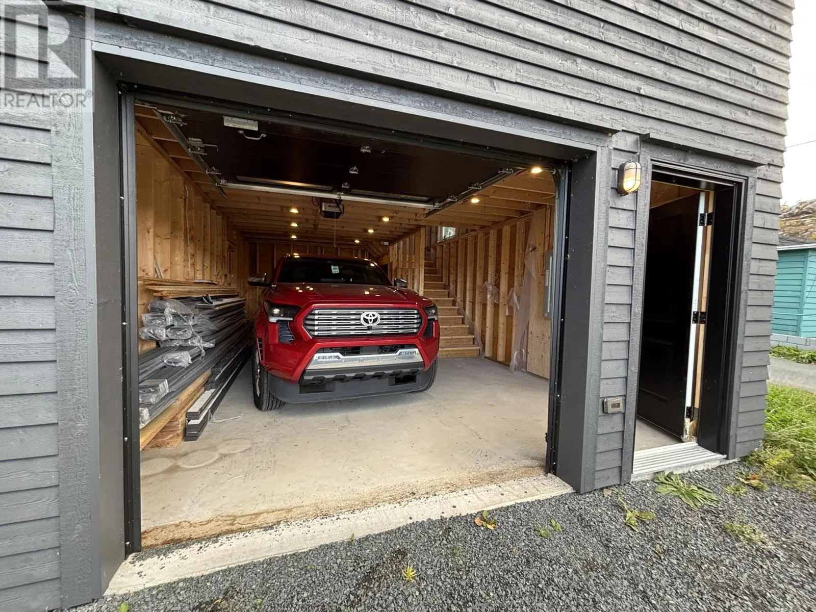 15-19 John Noels Hill