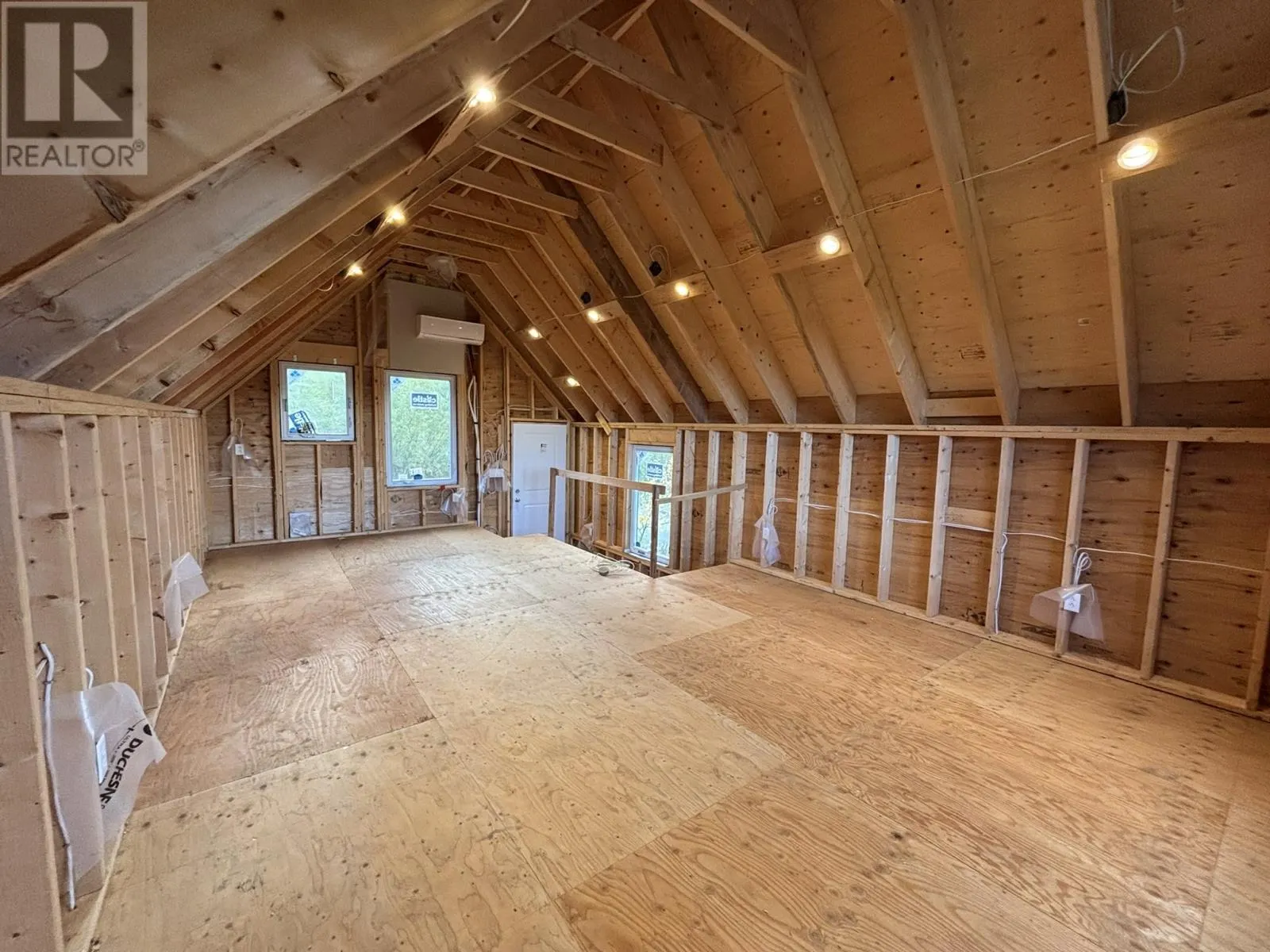 15-19 John Noels Hill