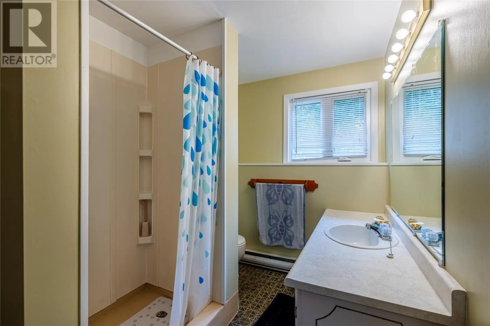 44 Valleyview Crescent