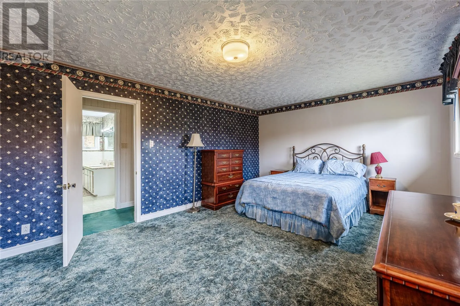 44 Valleyview Crescent