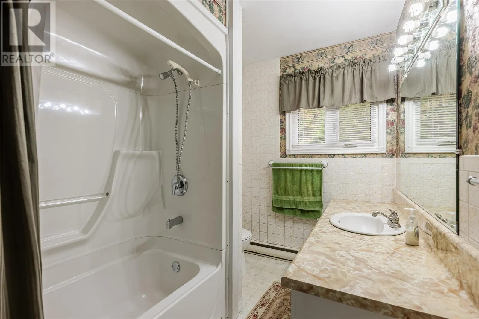 44 Valleyview Crescent