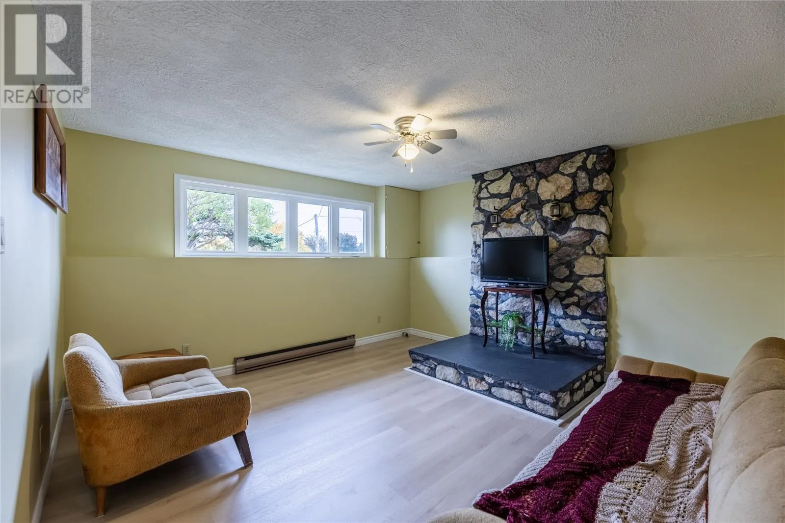 44 Valleyview Crescent