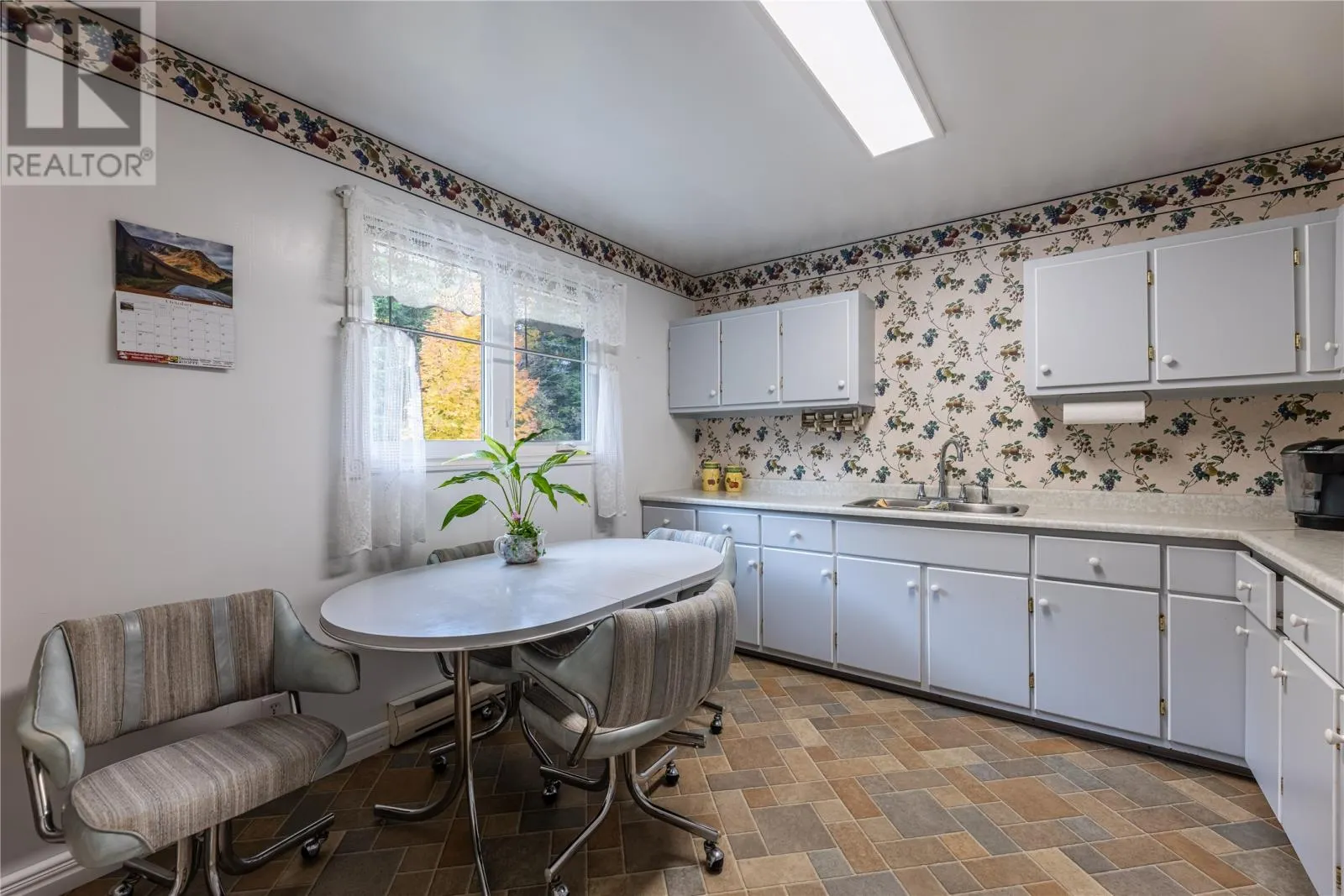 44 Valleyview Crescent