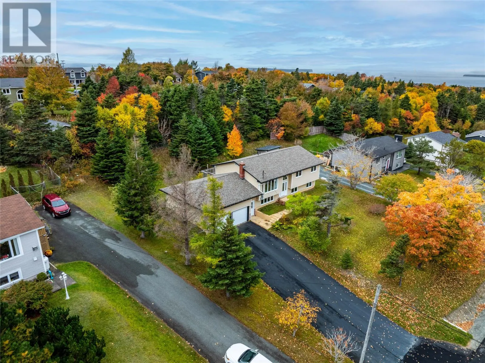 44 Valleyview Crescent