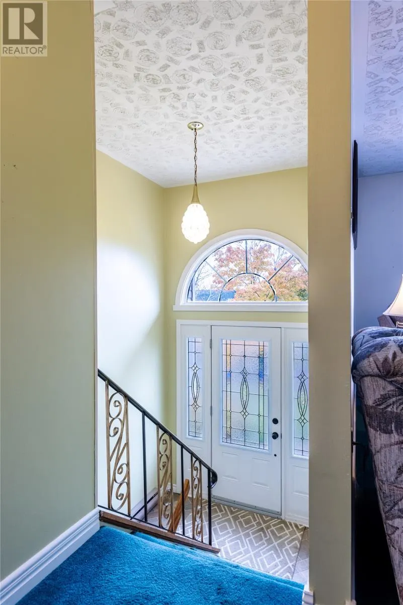 44 Valleyview Crescent