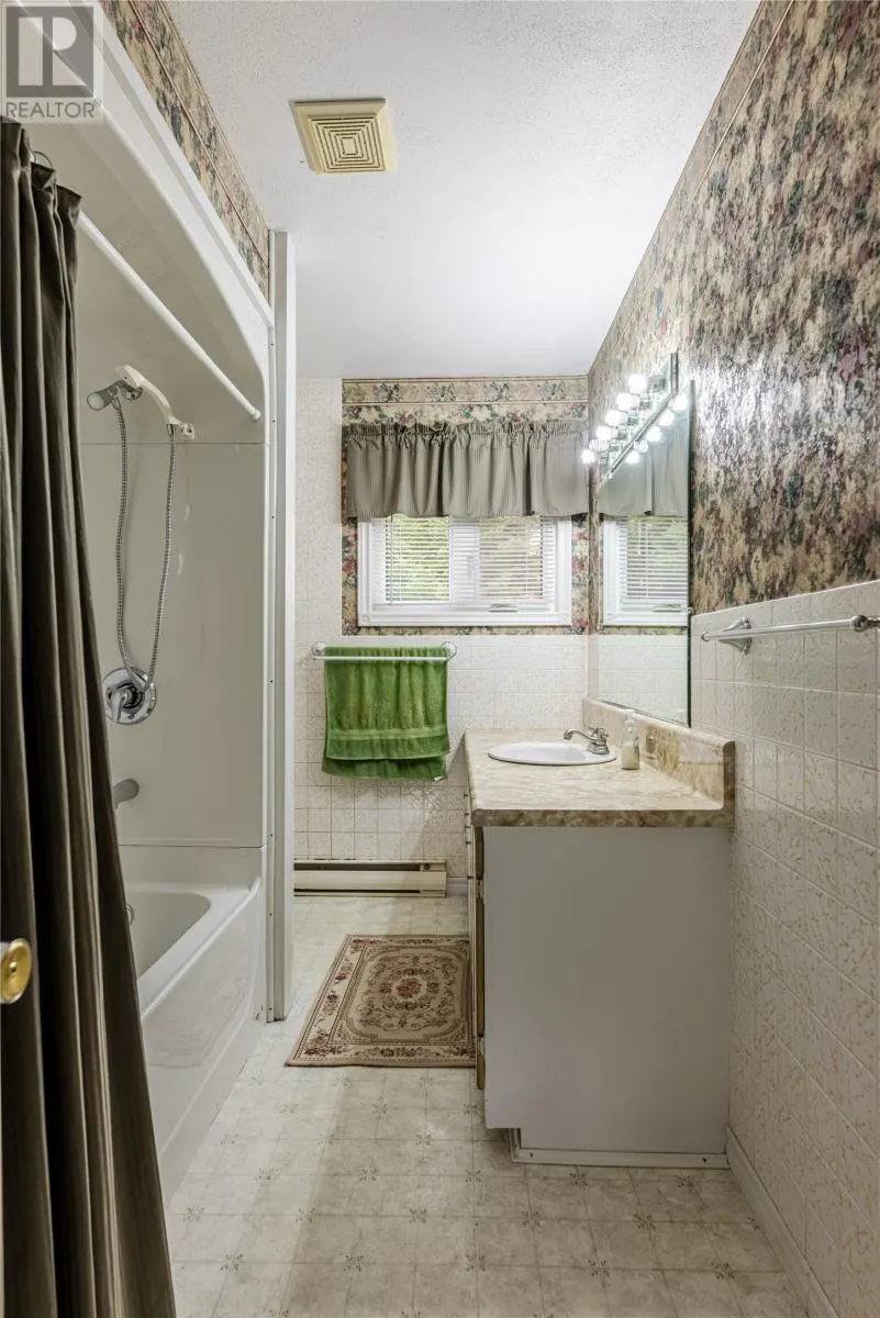 44 Valleyview Crescent