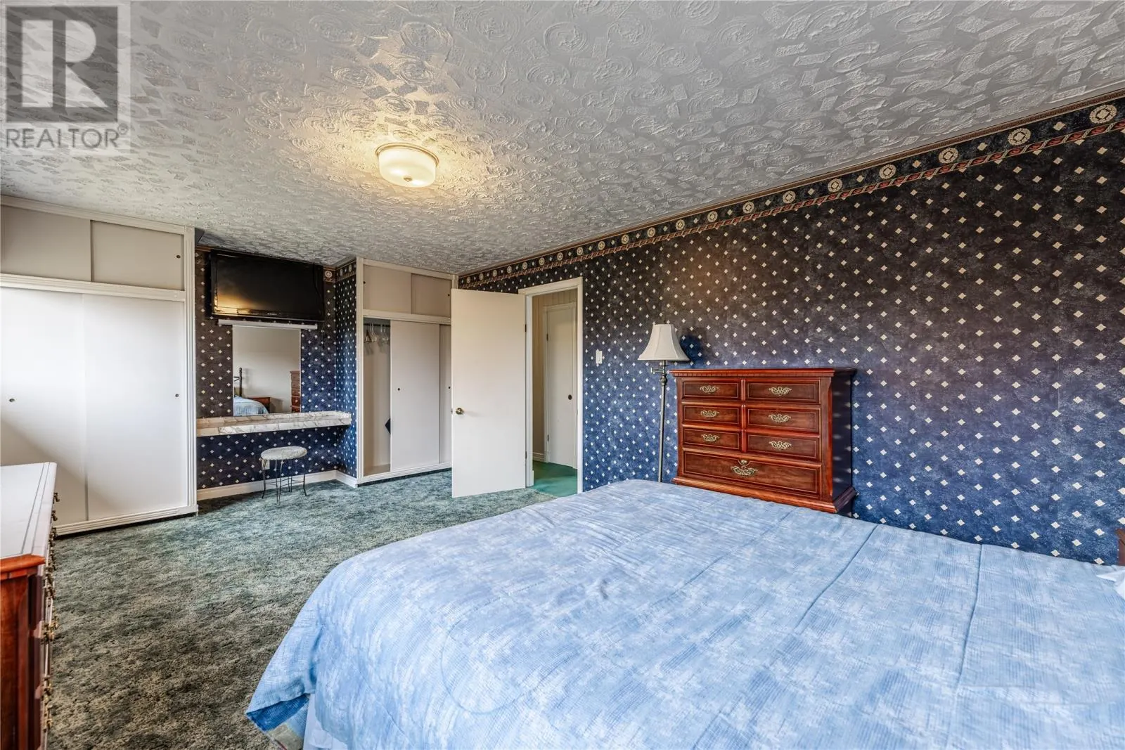 44 Valleyview Crescent