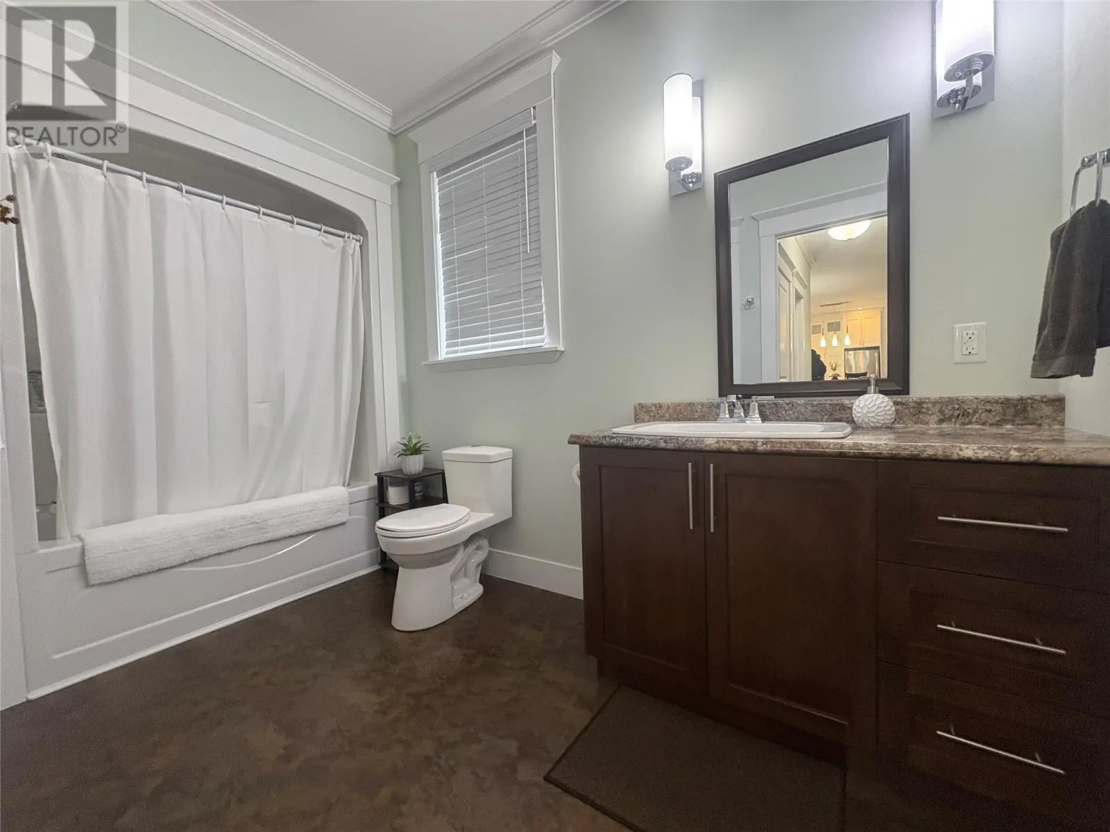 10 Old Briton Crescent