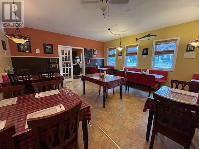 379-381 JW Pickersgill Boulevard